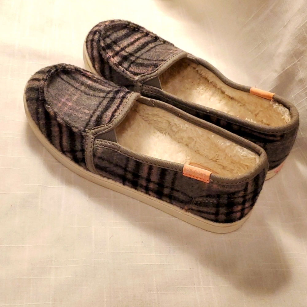 Girl's Size 1 Roxy Slip-Ons - Picture 2 of 6